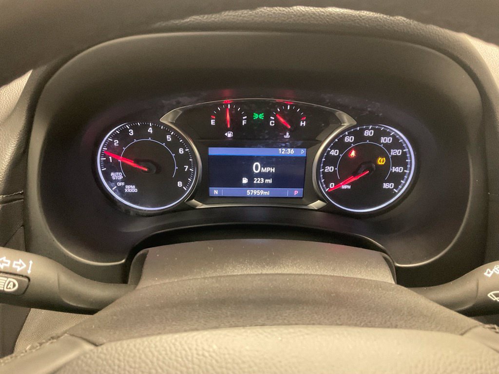 Used 2024 GMC Terrain SLT AWD/4WD image 2