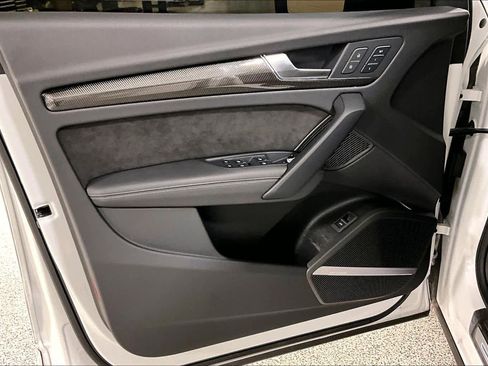 Used 2024 Audi SQ5 Premium Plus w/ Premium Plus Package image 19