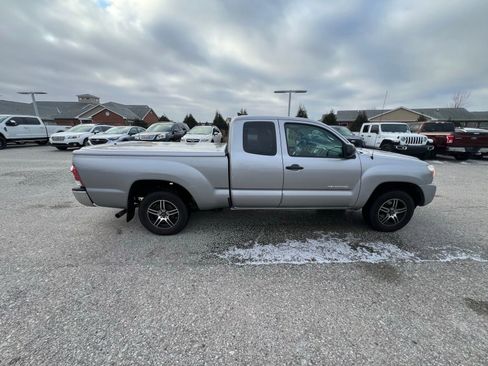 Used 2014 Toyota Tacoma 2WD Access Cab image 9