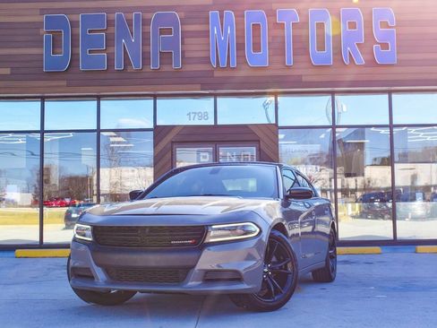 Used 2018 Dodge Charger SXT w/ Blacktop Package image 1