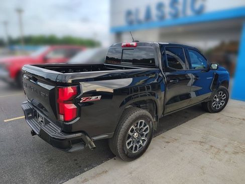Used 2024 Chevrolet Colorado Z71 w/ Z71 Convenience Package 2 AWD/4WD image 6