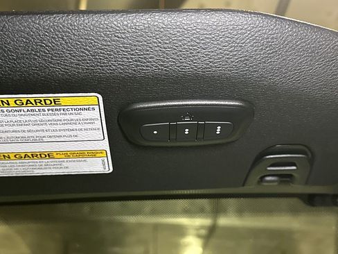 Used 2022 Jeep Wrangler Unlimited Sahara w/ Cold Weather Group image 32