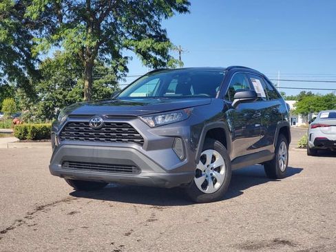 Used 2021 Toyota RAV4 LE AWD/4WD image 1