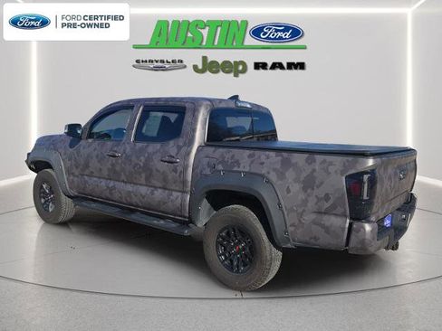 Used 2018 Toyota Tacoma TRD Off-Road w/ Technology Package AWD/4WD image 5