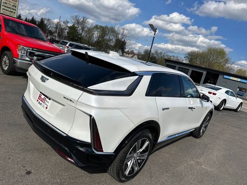 Used 2024 Cadillac Lyriq Luxury w/ LPO, Floor Liner Package image 5