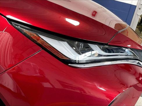 Used 2023 Toyota Venza XLE AWD/4WD image 31