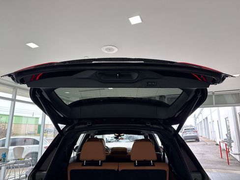 Certified 2024 BMW X7 xDrive40i w/ Executive Package image 13
