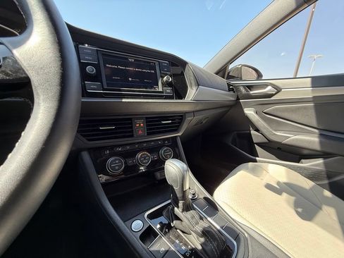 Used 2020 Volkswagen Jetta R-Line FWD image 11