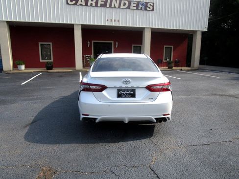 Used 2018 Toyota Camry XSE image 5