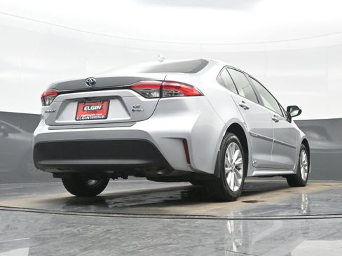 Used 2025 Toyota Corolla LE w/ LE Premium Package image 30