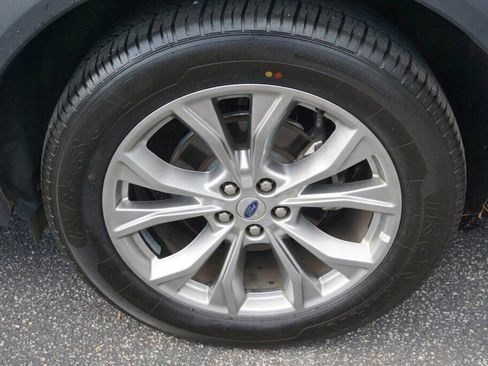 Used 2024 Ford Explorer Limited image 10