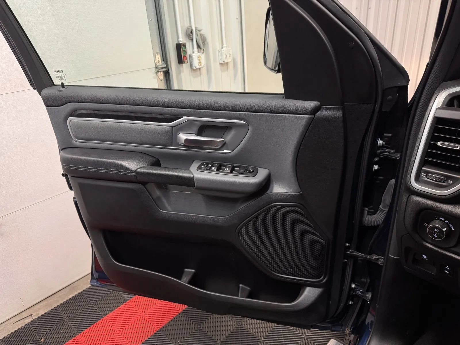 Used 2021 RAM 1500 Big Horn AWD/4WD image 27