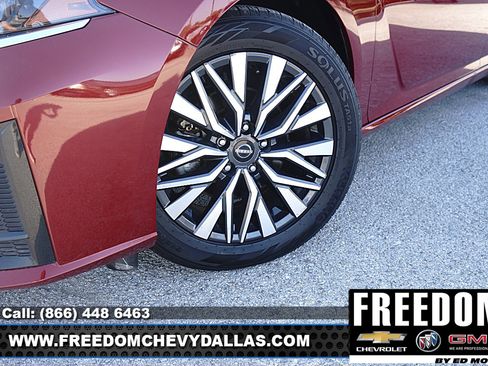 Used 2024 Nissan Altima 2.5 SV FWD image 43