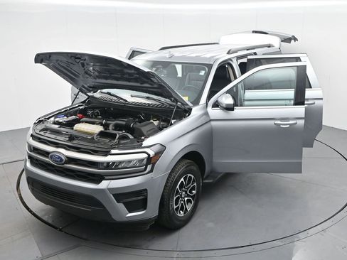 Used 2024 Ford Expedition Max XLT image 41