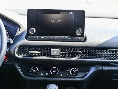 Used 2024 Honda HR-V LX image 3