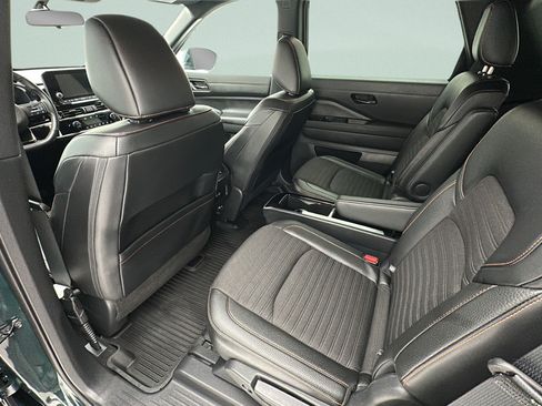 Used 2024 Nissan Pathfinder Rock Creek AWD/4WD image 10