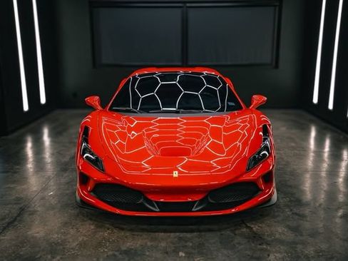 Used 2021 Ferrari F8 Tributo RWD image 3