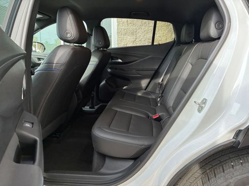 Used 2025 Buick Envista Sport Touring image 25