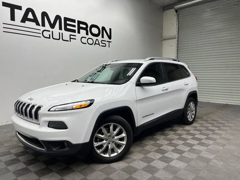 Used 2017 Jeep Cherokee Limited FWD image 2