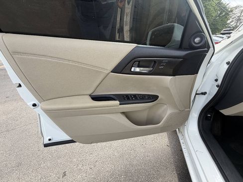 Used 2014 Honda Accord EX-L image 18