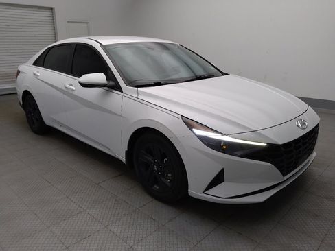 Used 2022 Hyundai Elantra SEL w/ Convenience Package FWD image 11