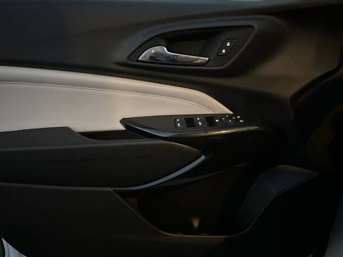 Used 2025 Chevrolet Trax LT image 20