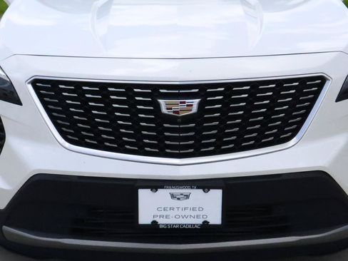 Used 2022 Cadillac XT4 Premium Luxury w/ Technology Package FWD image 8