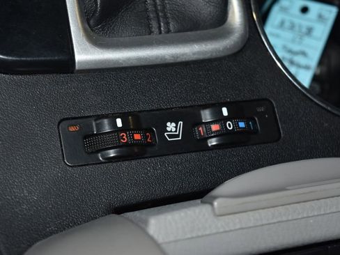 Used 2017 Toyota Highlander Limited image 17