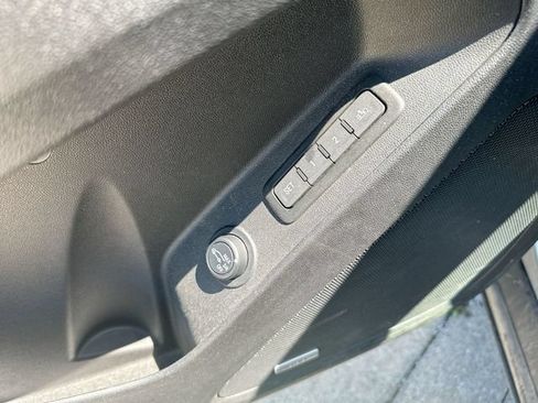 Used 2024 Chevrolet Equinox Premier AWD/4WD image 47