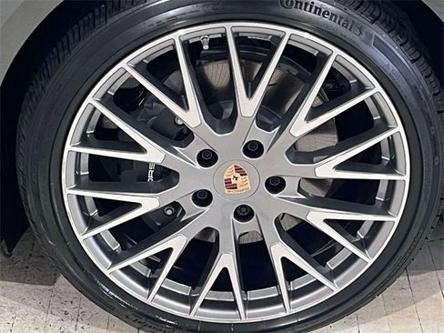 New 2025 Porsche Panamera 4 image 13