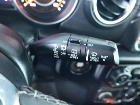Used 2019 Jeep Wrangler Unlimited Sahara AWD/4WD image 25