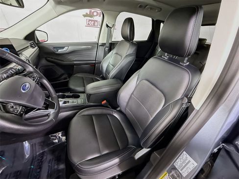 Used 2022 Ford Escape Titanium w/ Class II Trailer Tow Package image 26