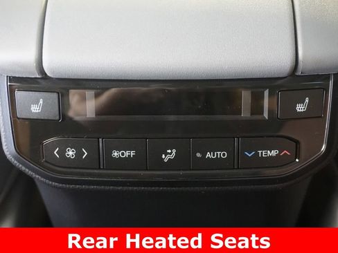 New 2026 Toyota Highlander Platinum AWD/4WD image 10