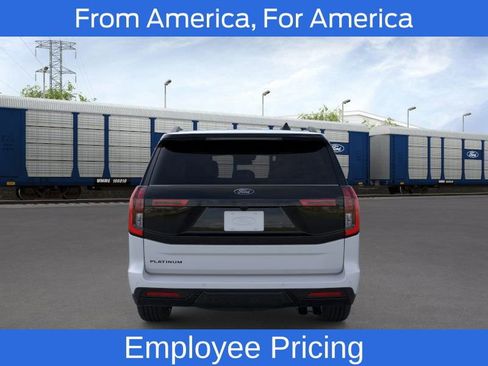 New 2026 Ford Expedition Platinum w/ Stealth Performance Package AWD/4WD image 7