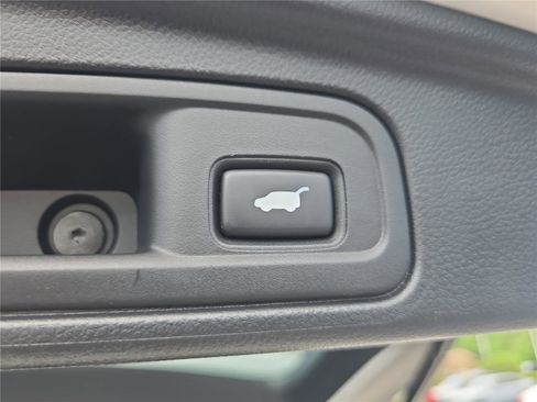 Used 2019 Honda Pilot Touring image 10