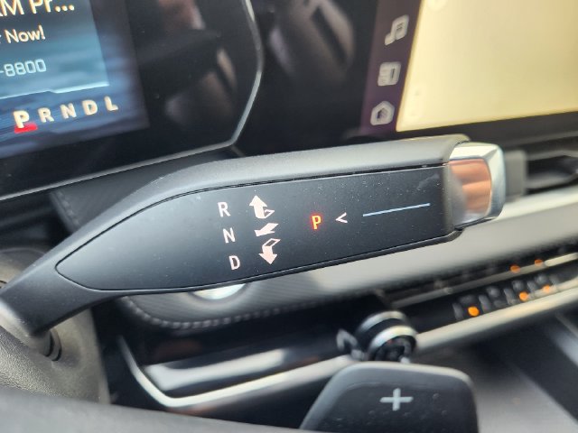 Used 2026 Chevrolet Equinox LT FWD image 23