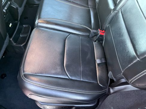 Used 2023 Jeep Wrangler Sahara image 38