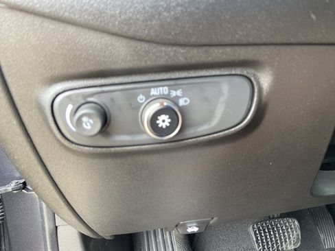 Used 2022 Chevrolet Equinox LT FWD image 42