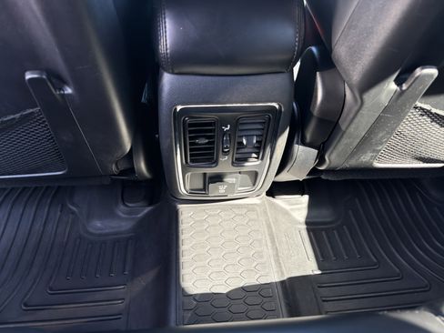 Used 2015 Jeep Grand Cherokee Altitude image 13