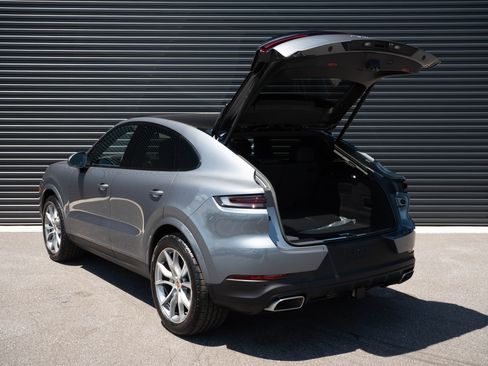 Used 2026 Porsche Cayenne Coupe AWD/4WD image 34