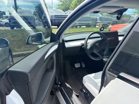 Used 2023 Tesla Model Y Performance AWD/4WD image 6