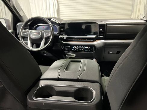 Used 2022 GMC Sierra 1500 Elevation w/ X31 Off-Road Package AWD/4WD image 14