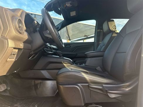 Used 2023 Chevrolet Colorado W/T image 11