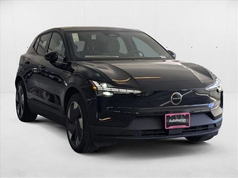 New 2025 Volvo EX30 Plus w/ Protection Package Premier image 6