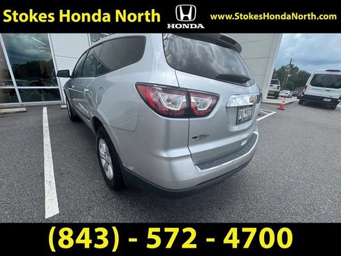 Used 2015 Chevrolet Traverse LS FWD image 6