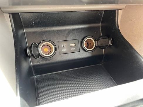 Used 2020 Hyundai Elantra SE FWD image 27