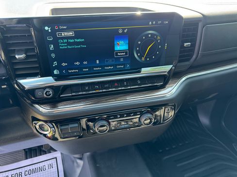 Used 2025 Chevrolet Silverado 3500 LT w/ Convenience Package image 17