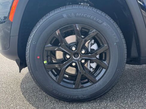 New 2026 Jeep Grand Cherokee Altitude AWD/4WD image 10