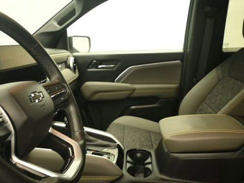 Used 2024 Chevrolet Colorado ZR2 w/ Safety Package AWD/4WD image 21