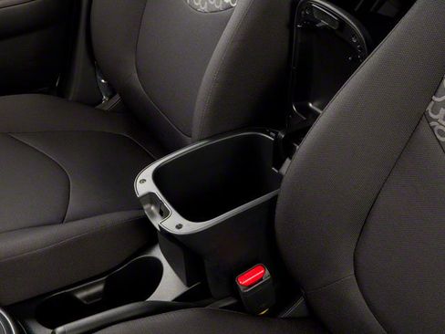 Used 2010 Kia Soul + w/ Audio Pkg FWD image 19